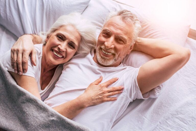 senior-couple-bed-4723737